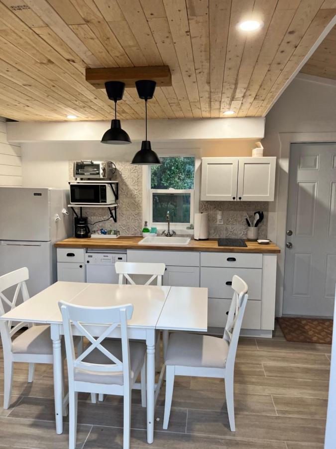 Maria'S Tiny Barn Guest House Хоумстед Екстериор снимка