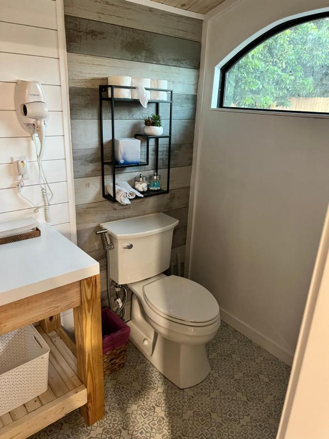 Maria'S Tiny Barn Guest House Хоумстед Екстериор снимка