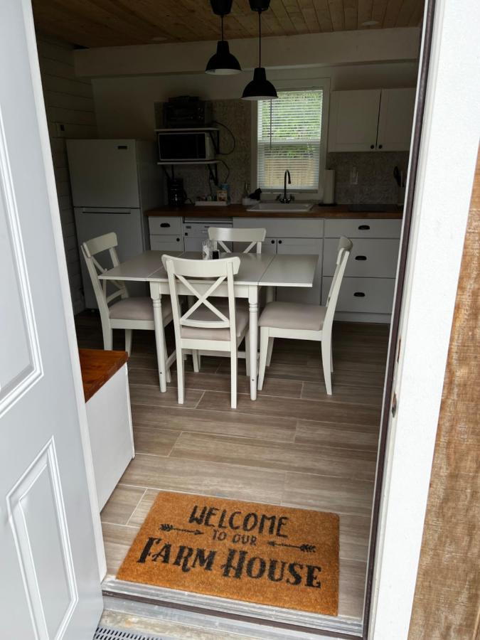 Maria'S Tiny Barn Guest House Хоумстед Екстериор снимка