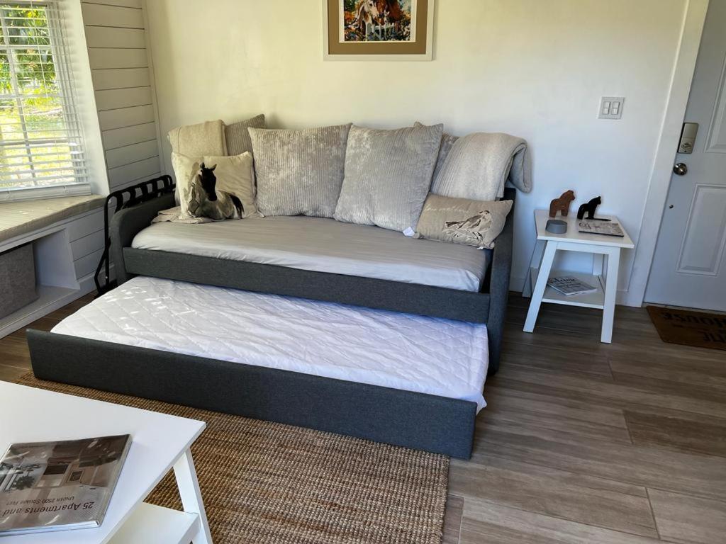 Maria'S Tiny Barn Guest House Хоумстед Екстериор снимка