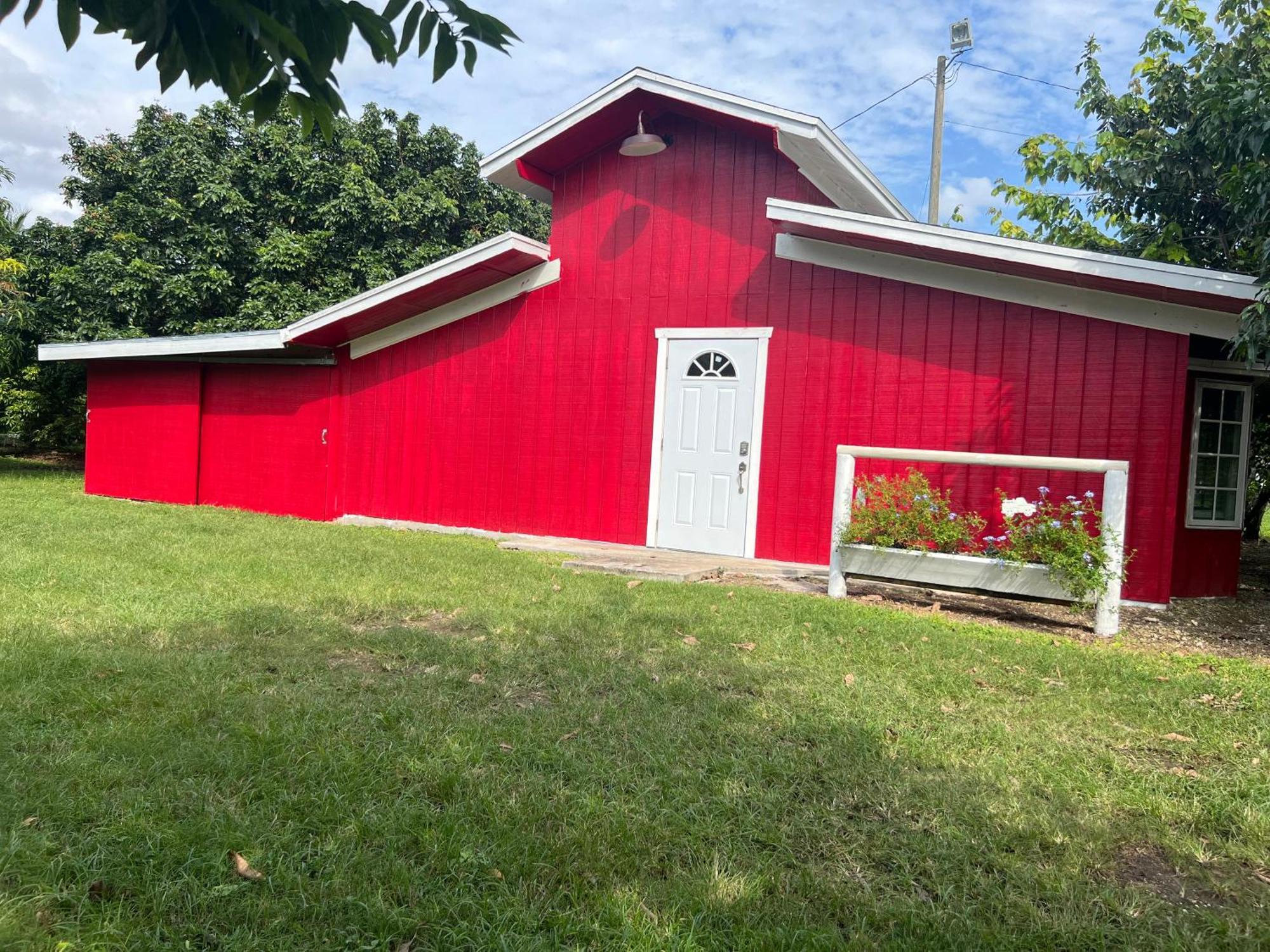 Maria'S Tiny Barn Guest House Хоумстед Екстериор снимка